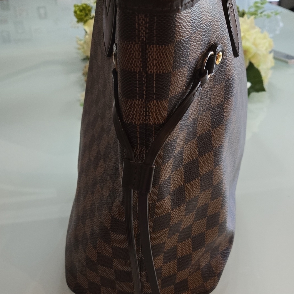 LV Neverfull Bag - Picture 3 of 15